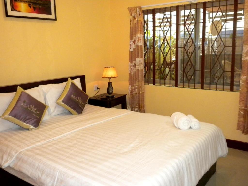Old Town Guesthouse Kampot Ruang foto