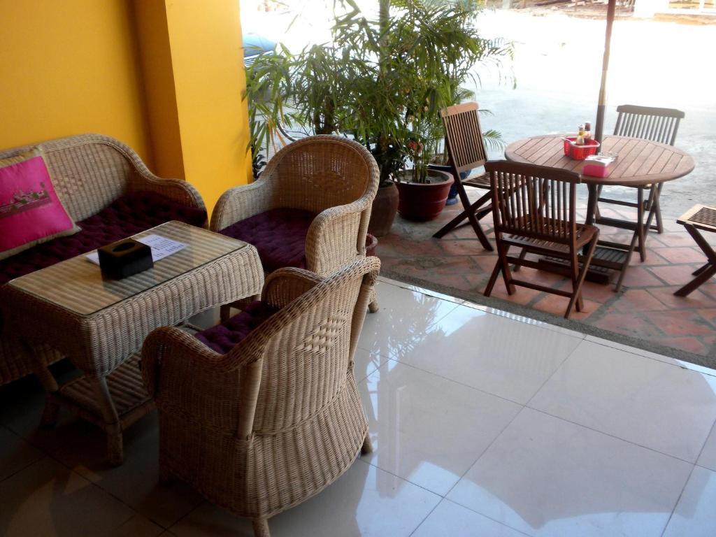 Old Town Guesthouse Kampot Bagian luar foto