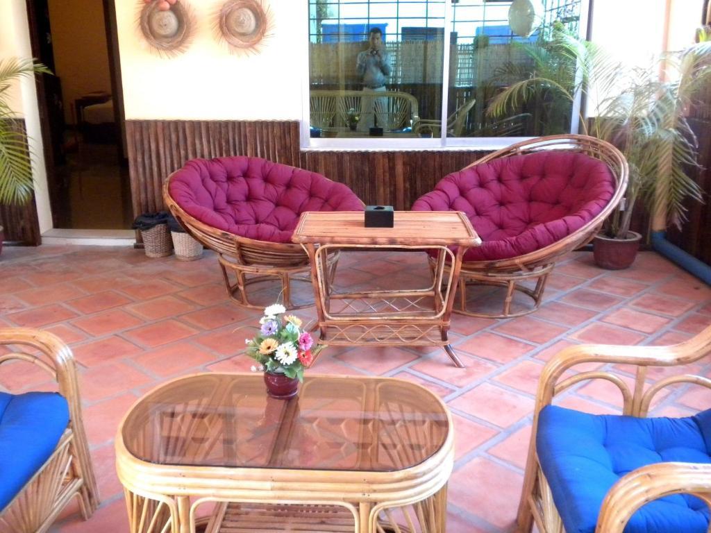 Old Town Guesthouse Kampot Bagian luar foto