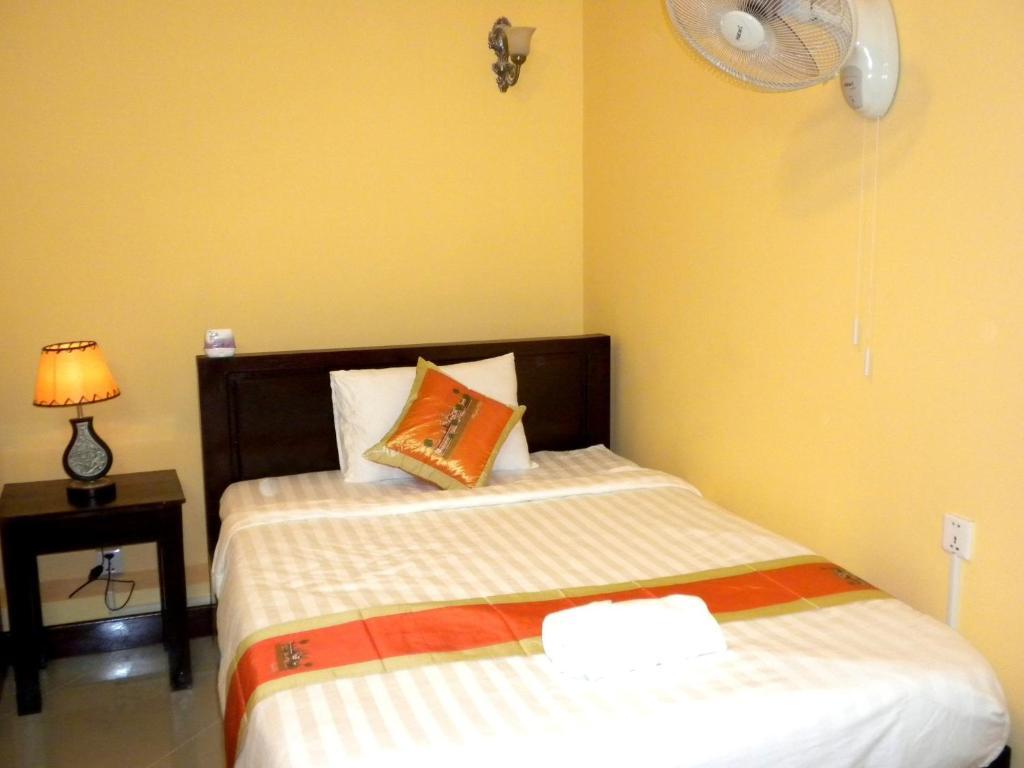 Old Town Guesthouse Kampot Bagian luar foto